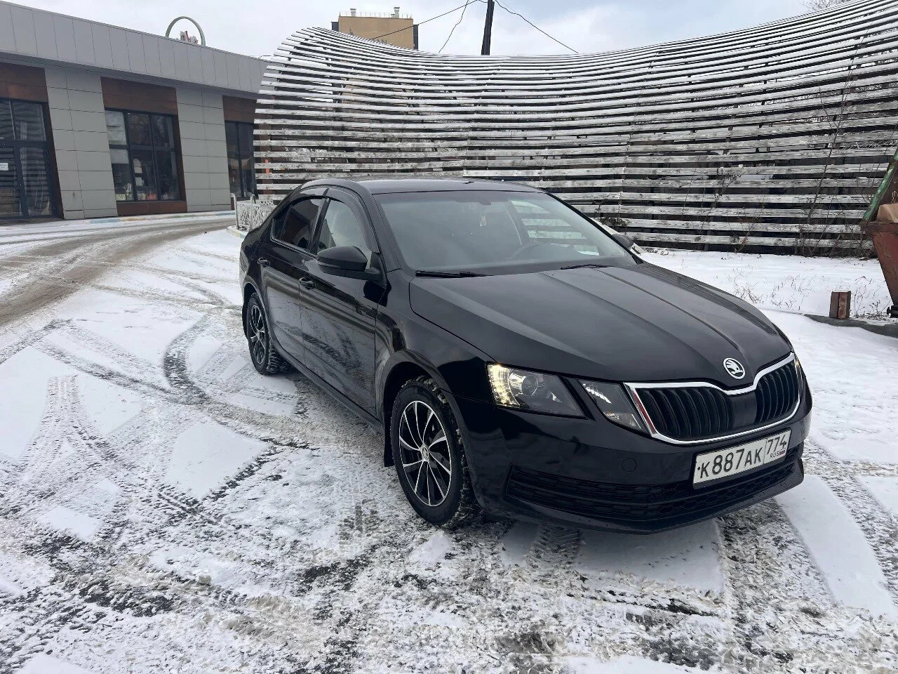 Автомобиль парка Молния